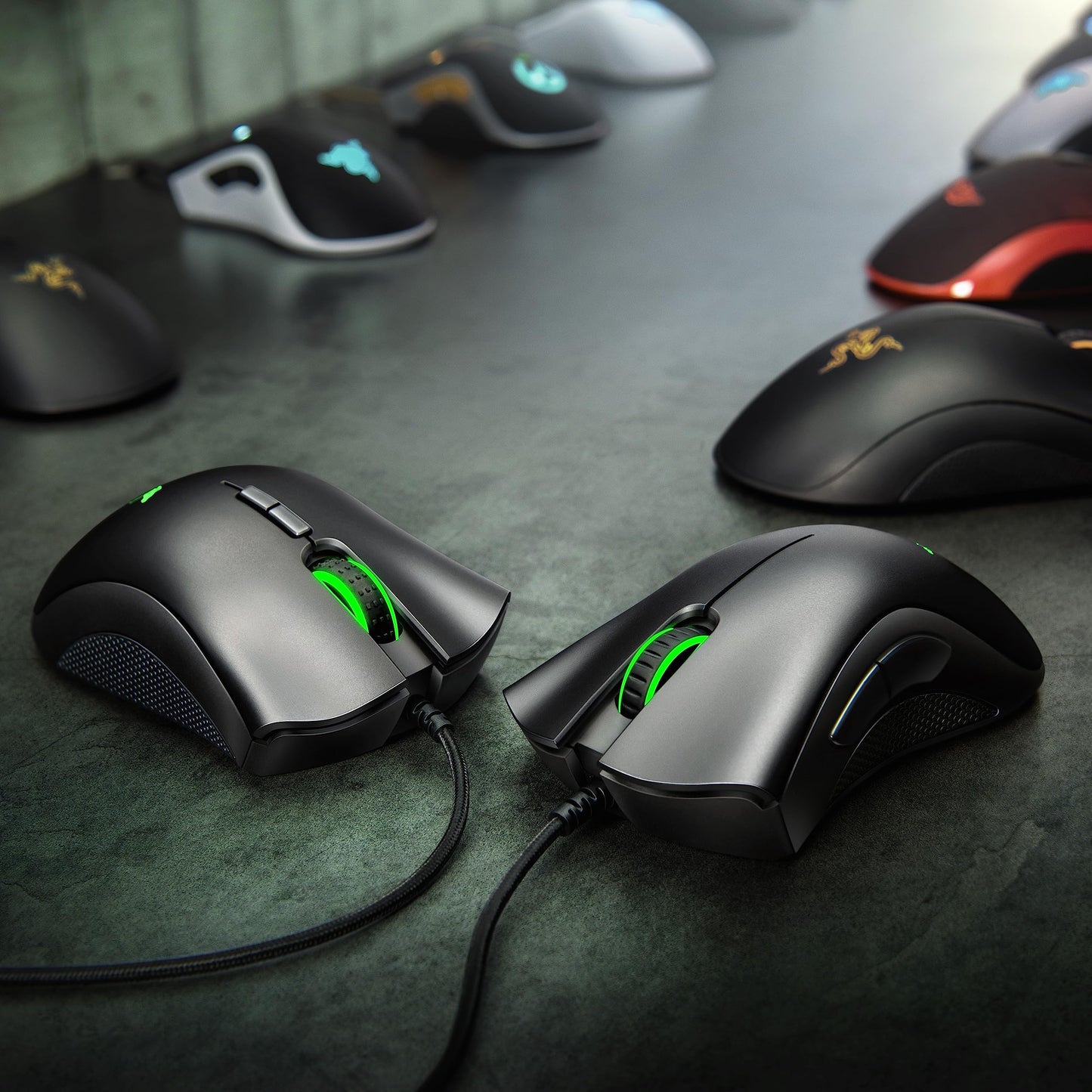Razer DeathAdder Essential - Mouse para Gaming con Sensor óptico de 6400 dpi, 5 Botones programables, interruptores mecánicos, empuñaduras Laterales de Goma, Color Negro